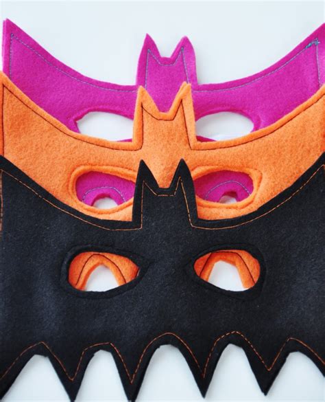 DIY Bat Mask Tutorial - Andrea's Notebook