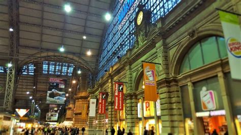 Using the main railway station in Frankfurt (Main) | ShowMeTheJourney