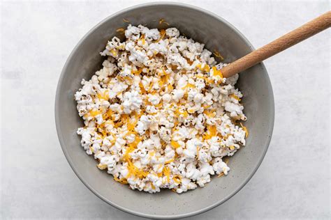 5-Minute Cheddar Cheese Popcorn Recipe