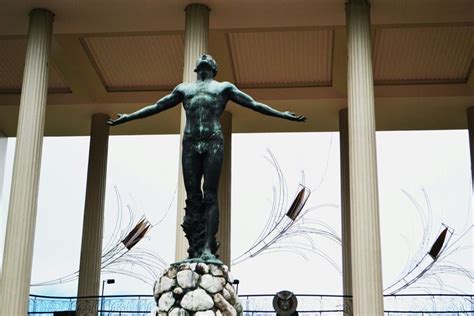 UP Oblation | Statue, Diliman, Statue of liberty