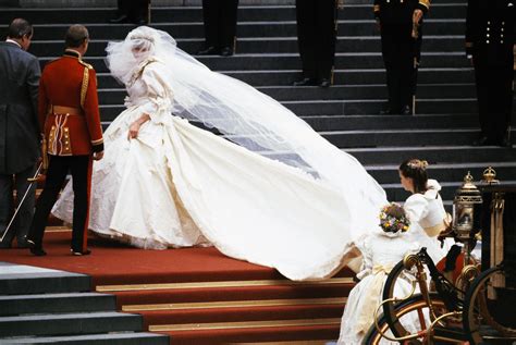 Princesa Diana Casamento / Księżna Diana w dniu swojego ślubu pachniała ...