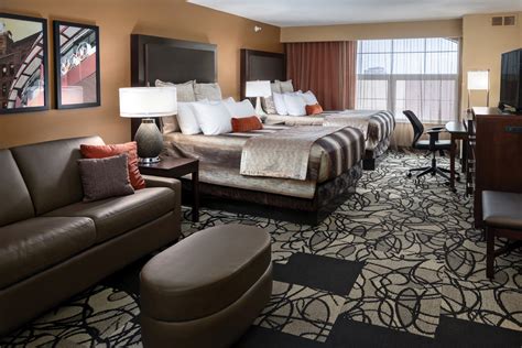 Rooms | Fargo ClubHouse Hotel & Suites