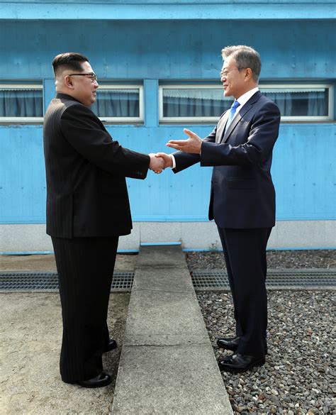 PHOTOS: Kim Jong Un, Moon Jae-in Meet At 2018 Inter-Korean Summit | The ...