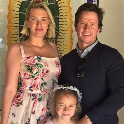 Mark Wahlberg Pays Tribute to Late Mom With Pic of Her and His 4 Kids ...