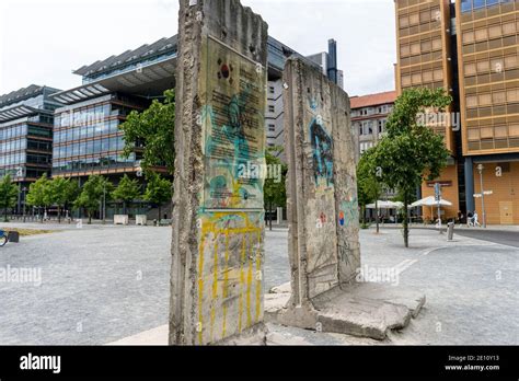 Berlin Wall Remains with some graffiti art Stock Photo - Alamy