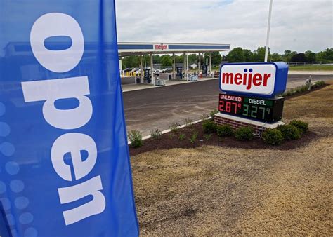 Meijer Express gas station opens in Stow