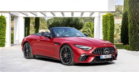 Mercedes-Benz SL roadster officially unveiled | CarSession