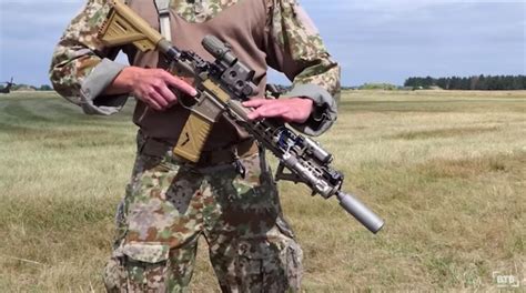 KSK Soldat stellt G95/HK416 vor - SPARTANAT