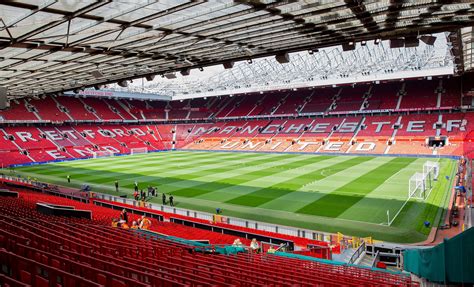 Man United to borrow £200m to expand Old Trafford by 15,000 seats ...