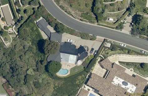 Elon Musk Buys Out the Neighbors - Mansion Global