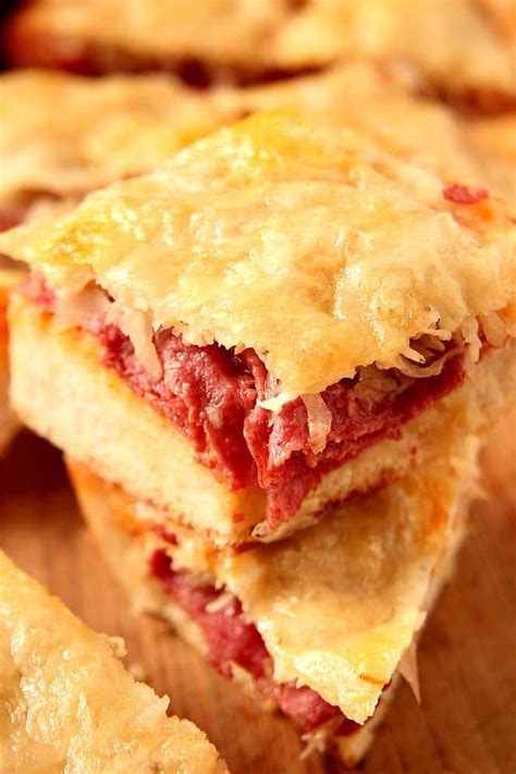 Reuben Sandwich, Grilled Sandwich, Sandwich Recipes, Easy Pizza Bread, Types Of Sandwiches ...