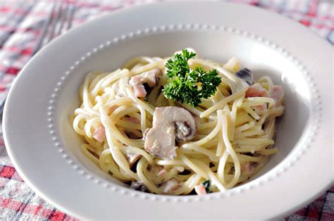 Pasta Carbonara with Mushroom and Spinach | Carbonara pasta, Stuffed ...