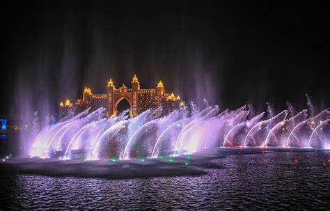 The Pointe Fountain Show | Visit Dubai