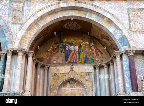 Mosaics on St. Mark's Basilica Stock Photo - Alamy