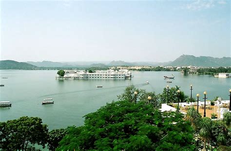 Lake Pichola Udaipur | Pichola Lake Udaipur | Boating on Lake Pichola