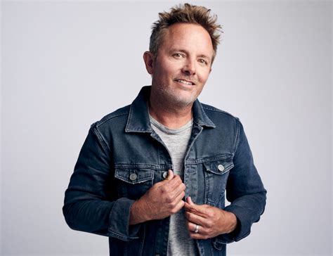 20 Best Chris Tomlin Worship Songs of All Time - Singersroom.com