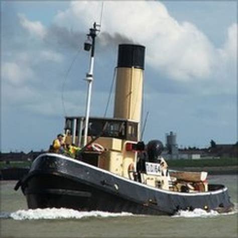 World War II steam tug is preserved in Chatham - BBC News