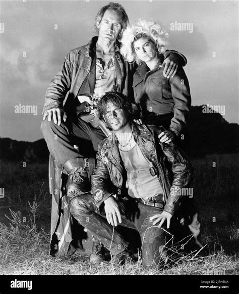 LANCE HENRIKSEN, BILL PAXTON, JENETTE GOLDSTEIN, NEAR DARK, 1987 Stock ...