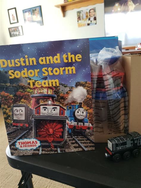 Thomas & Friends Wooden Railway Dustin and the Sodor Storm Team DHL42 ...