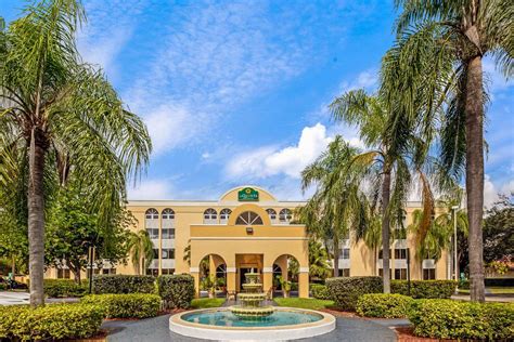 La Quinta Inn & Suites Miami Lakes, FL - See Discounts