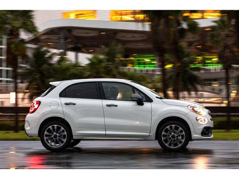 2023 FIAT 500X Pictures: | U.S. News