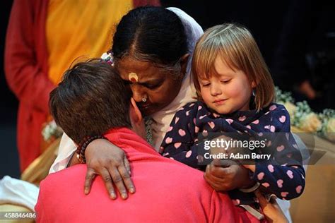 Sri Mata Amritanandamayi Devi Photos and Premium High Res Pictures ...