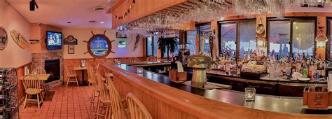 Waterfront Restaurant & Bar in Webster, NY 14580 | Castaways on the Lake