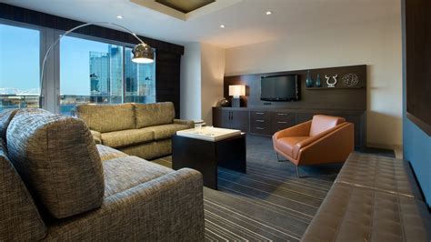 Downtown Dallas Hotel Rooms and Suites | Hyatt Regency Dallas