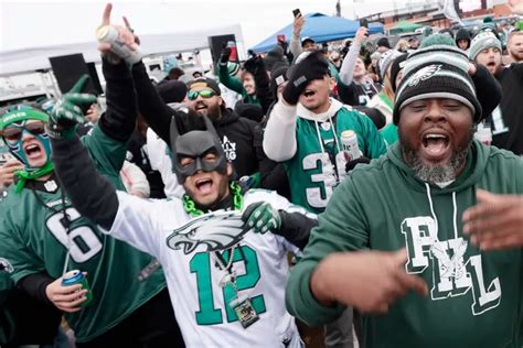 Tailgating Eagles fans predict a "blowout" for the Birds as they face off against the Giants