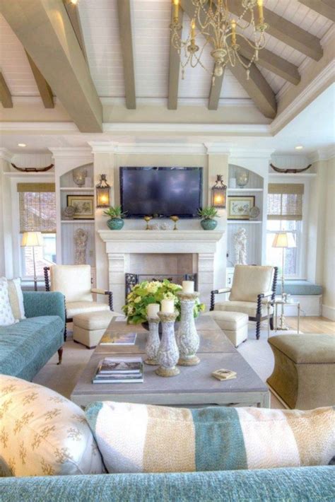 Lake House Decorating Ideas 10 - Decoratoo | Beach house interior design, Chic beach house ...