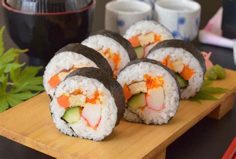 Easy California sushi roll recipe for kids - Holidays with Kids