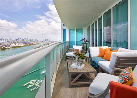 Venetian Causeway - Contemporary - Balcony - Miami - by DESIGN SOLUTIONS