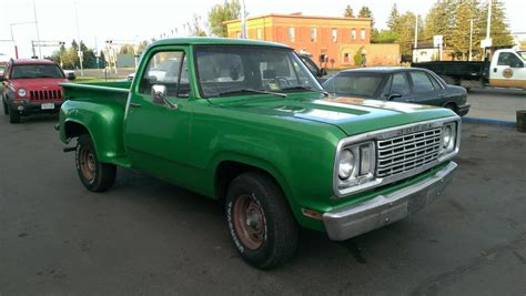 Bought my first truck ever! '77 Dodge D100/stepside :) - DodgeForum.com