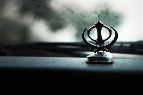 What Is The Khanda? - SymbolScholar