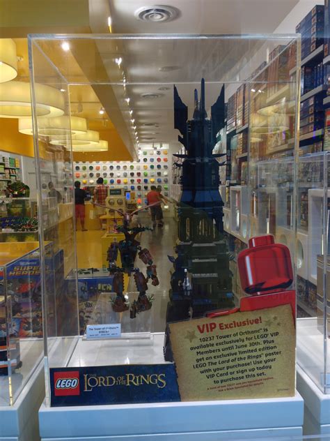 LEGO Tower of Orthanc 10237 Set Display Photos at the LEGO Store ...