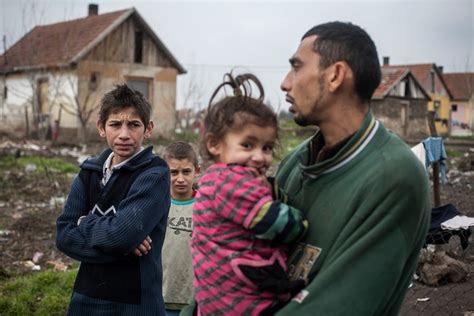 Panic breaks out in a Hungarian Roma community