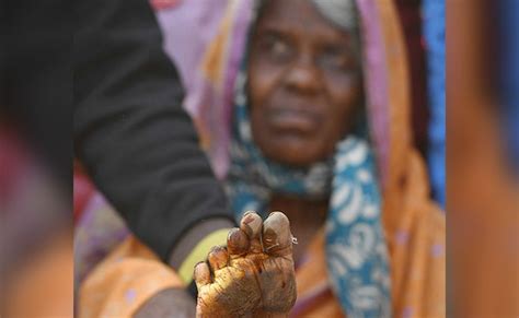 Maharashtra Farmers Protest In Mumbai: Mumbaikars Donate Shoes To ...