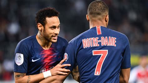 PSG celebrate eighth title as Neymar gets back in action - Eurosport