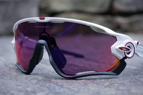 Cavendish-designed Oakley Jawbreaker sunglasses finally official! First rides, weigh in & more ...