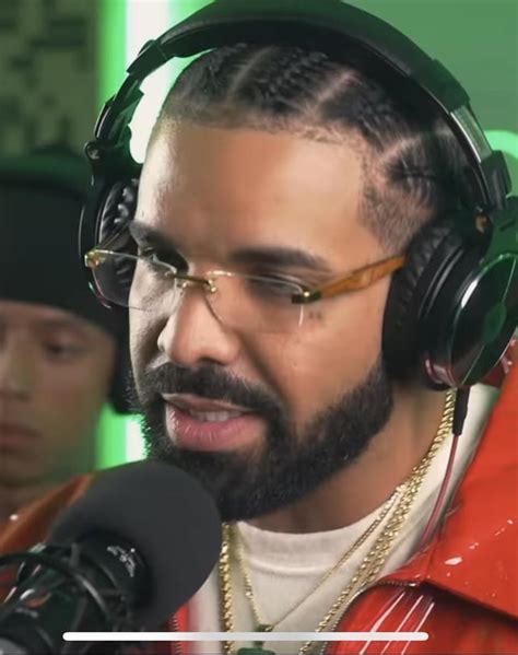 What Glasses is drake wearing? : r/Drizzy