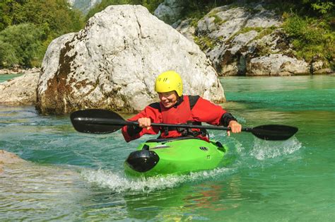 14 River Kayaking Tips to Build Control and Confidence - Paddle Pursuits