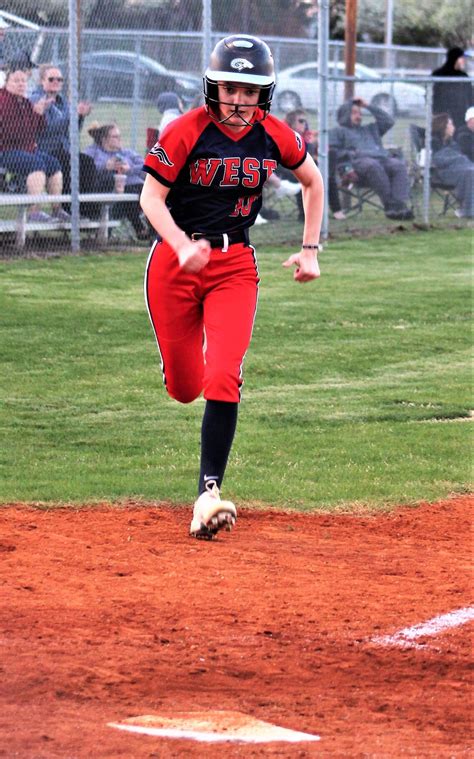 The Patriots beat the Pennsylvania softball team after losing in New Bern | Sports ...