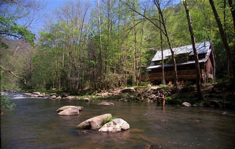 A FREE Daily Visitor Guide for the North Carolina Mountains and 50+ NC Mountain Cities: Great ...