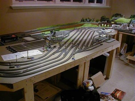 Image result for Ho Train Table Plans | Model train layouts, Model train table, Model railway ...