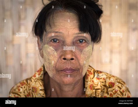 Burma1344 hi-res stock photography and images - Alamy