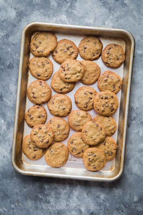 Really Good Copycat Famous Amos Chocolate Chip Cookies