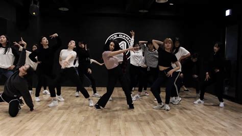 Gloria Estefan - Conga | choreography Waackssoo - YouTube