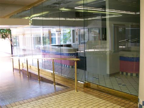 Interior of the late Cottonwood Mall in Holladay Utah | Flickr