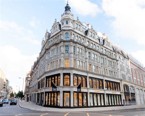 Burberry Unveils London Flagship | The Impression