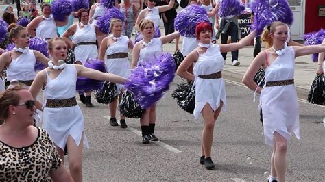 Bognor Regis Carnival Parade 2013 - Esplanade & High Street Video Event [HD] - YouTube